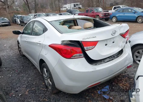 2013 Hyundai Elantra Gls z USA, uszkodzony, nr VIN 5NPDH4AE3DH371335